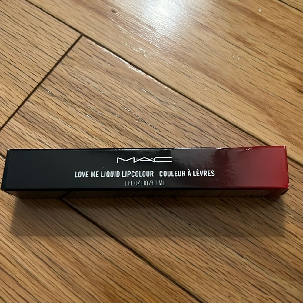MAC Hydrating Liquid Lipstick Love Me Lipcolour *ADORE ME* / .10 oz / NIB - Picture 2 of 4